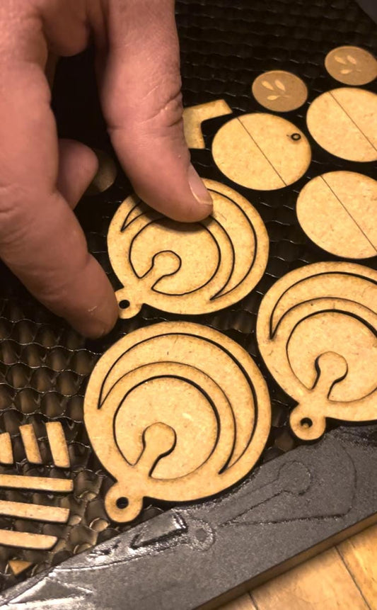 Orecchino a bottone Eclipse - Collezione Phoenix