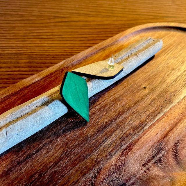 Orecchino a bottone Larch - Collezione Phoenix